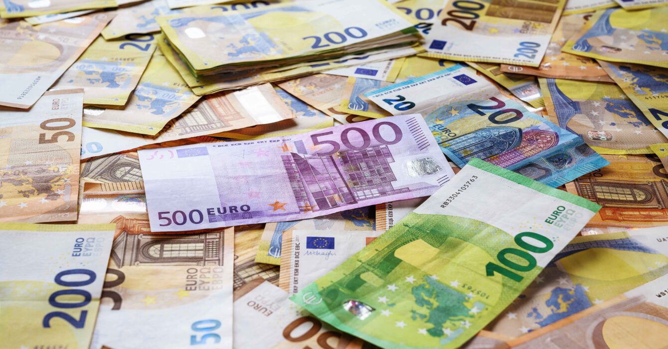 fotoblend-banknotes-7850299